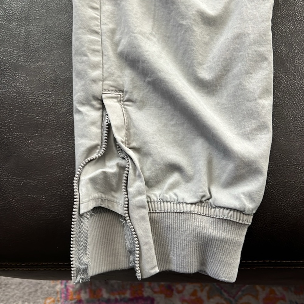 Gray jogger - Picture 2 of 4